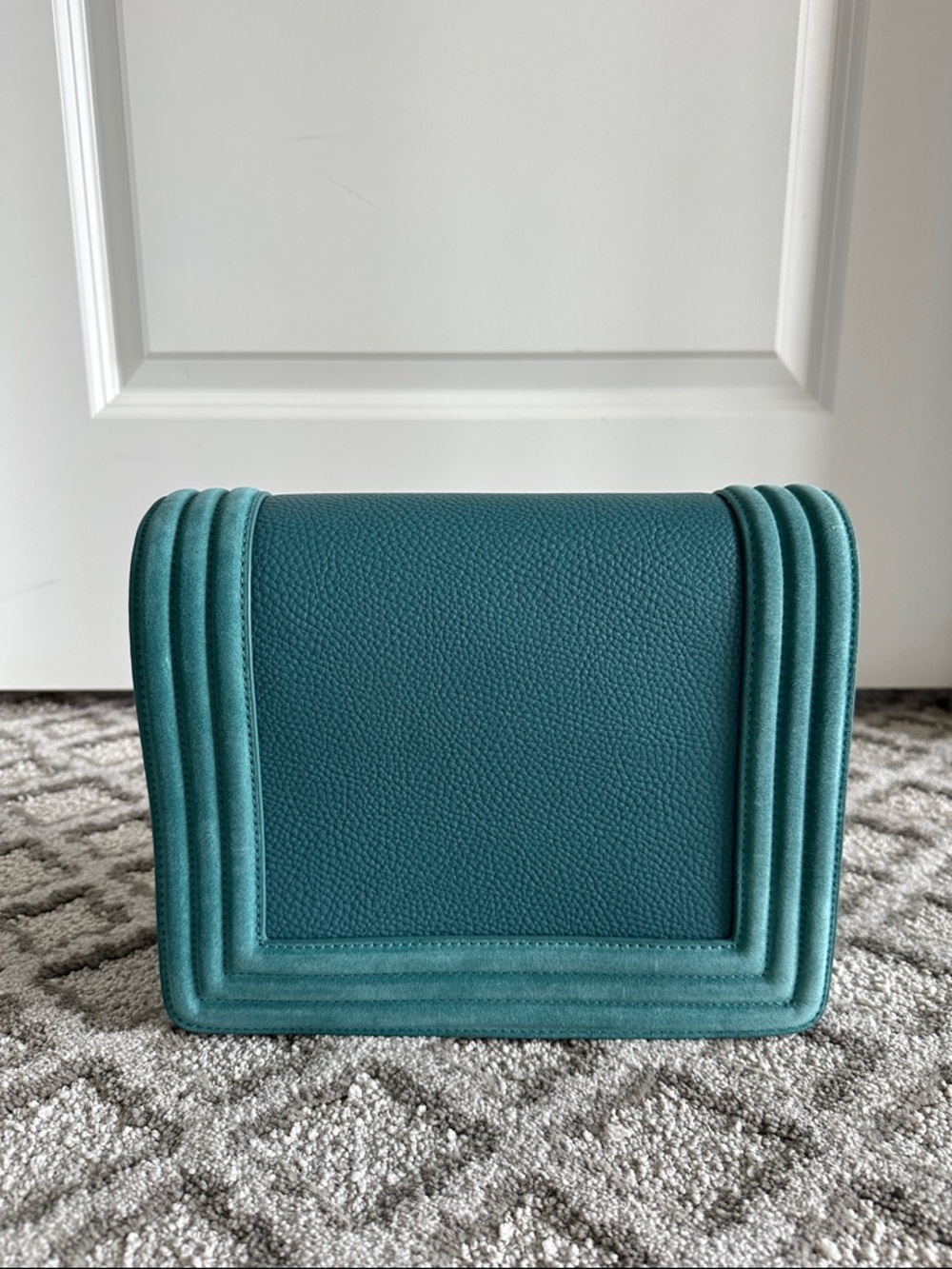 White House Black Market Women's turquoise NWT purse with suede detail